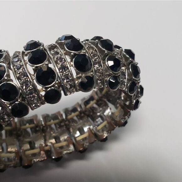 EUC domed black jeweled and faux diamond stretchy bracelet - Picture 5 of 9